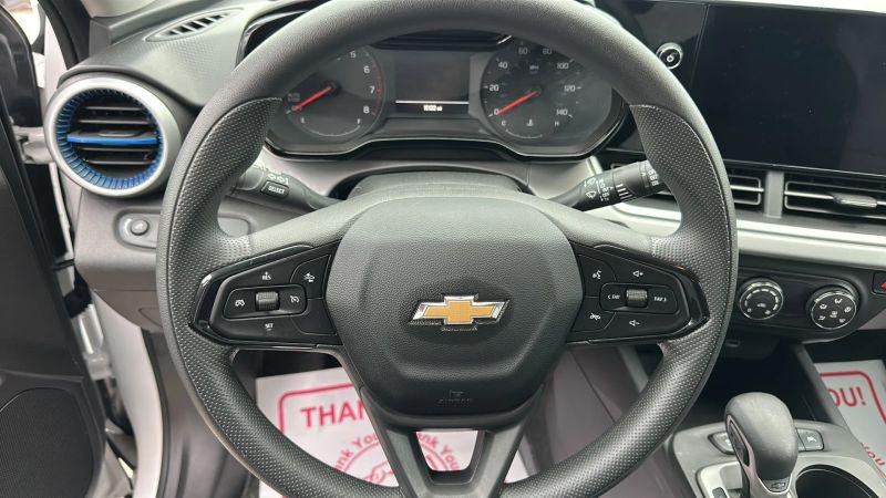 2025 Chevrolet Trax FWD LS