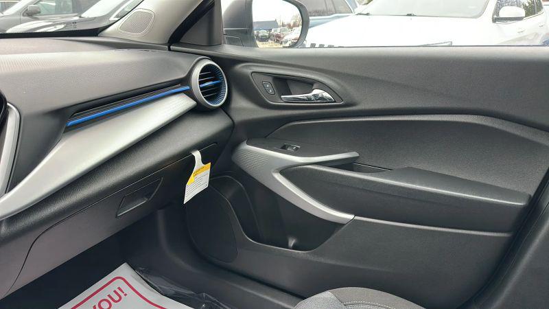 2025 Chevrolet Trax FWD LS