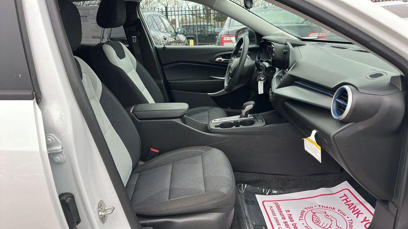 2025 Chevrolet Trax FWD LS