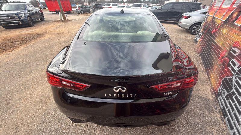 2017 INFINITI Q60 2.0t Premium