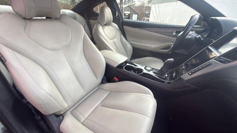 2017 INFINITI Q60 2.0t Premium