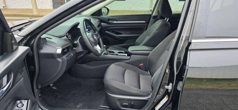 2023 Nissan Altima SV FWD