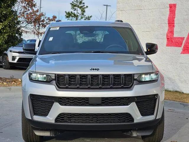 2026 Jeep Grand Cherokee Altitude 4x4