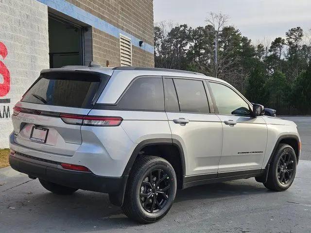 2026 Jeep Grand Cherokee Altitude 4x4