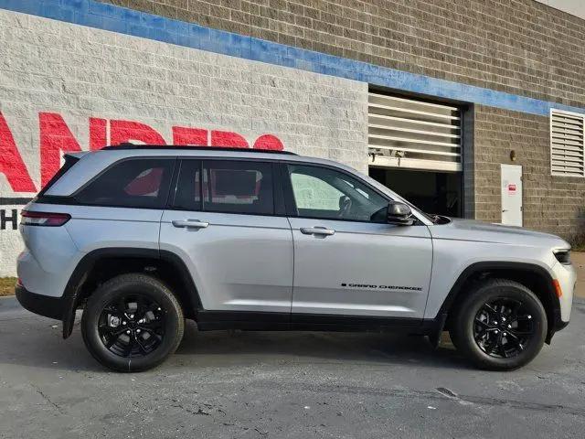 2026 Jeep Grand Cherokee Altitude 4x4