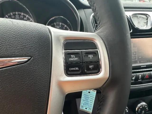 2012 Chrysler 200 Limited