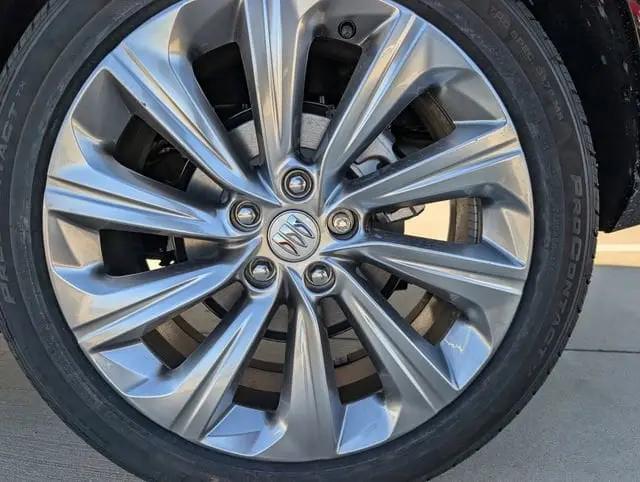 2026 Buick NV Avenir FWD
