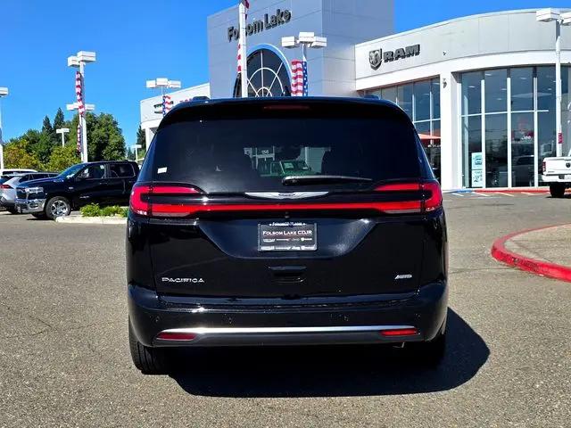 2026 Chrysler Pacifica Pinnacle AWD