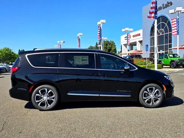 2026 Chrysler Pacifica Pinnacle AWD