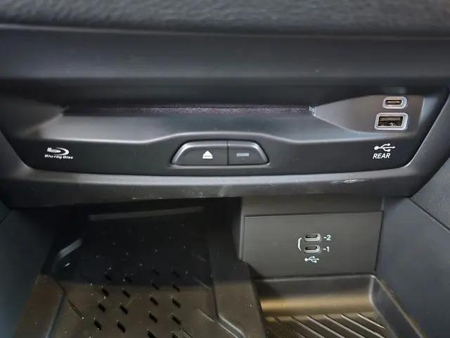 2026 Chrysler Pacifica Pinnacle AWD