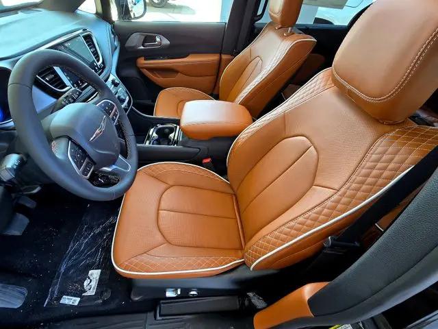 2026 Chrysler Pacifica Pinnacle AWD