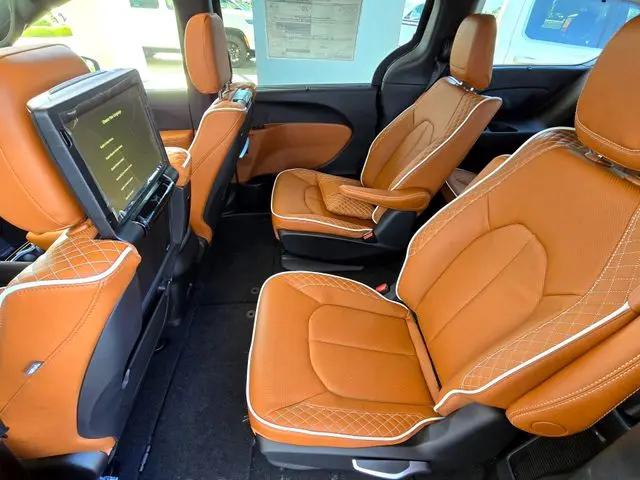 2026 Chrysler Pacifica Pinnacle AWD