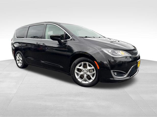 2017 Chrysler Pacifica Touring Plus