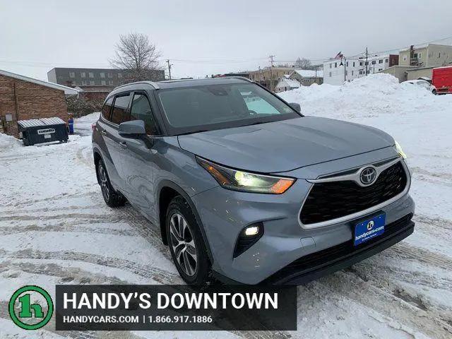 2021 Toyota Highlander XLE for sale in St Albans, VT