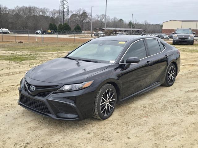 2024 Toyota Camry Hybrid SE