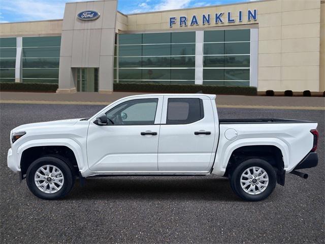 2024 Toyota Tacoma SR 2024 Toyota Tacoma SR