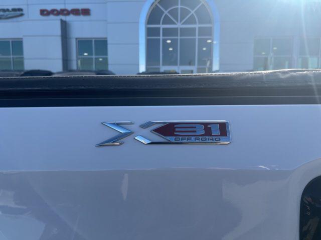 2022 GMC Sierra 1500 Limited 4WD Crew Cab Short Box SLT 2022 GMC Sierra 1500 Limited 4WD Crew Cab Short Box SLT