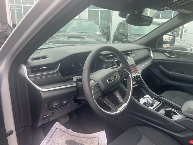 2024 Jeep Grand Cherokee Laredo X 4x4