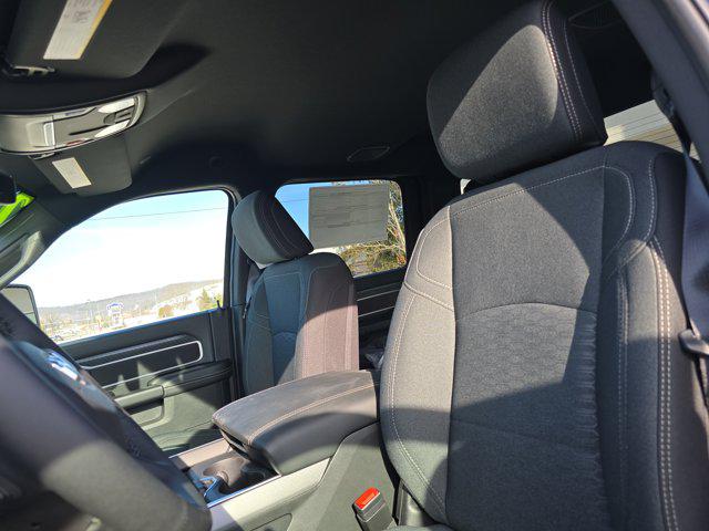 2026 Ram 3500 Big Horn Crew Cab 4x4 8' Box
