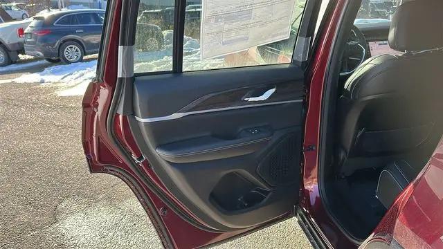 2026 Jeep Grand Cherokee Altitude 4x4