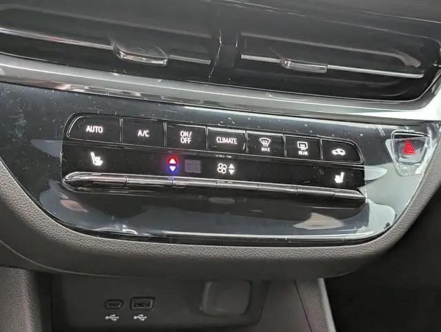 2026 Buick NV Avenir FWD