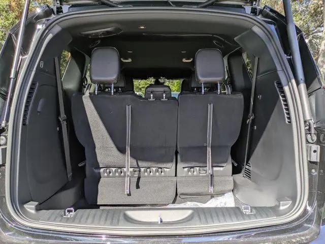 2026 Chrysler Voyager LX