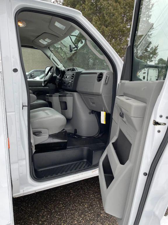 2019 Ford E-350 Cutaway Cargo Cutaway 6.2