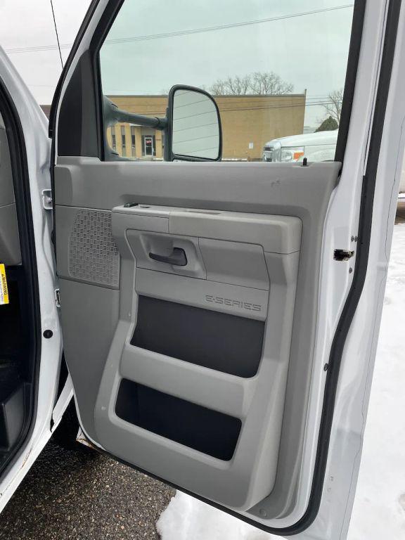 2019 Ford E-350 Cutaway Cargo Cutaway 6.2