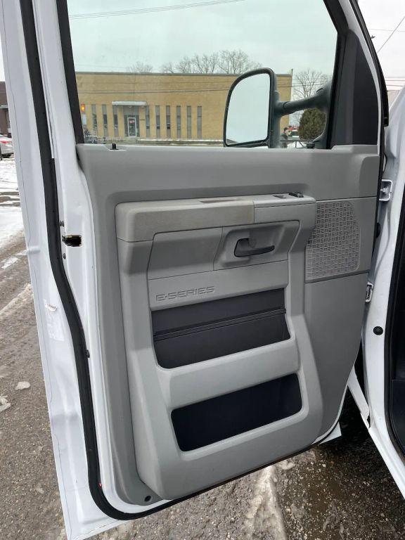 2019 Ford E-350 Cutaway Cargo Cutaway 6.2