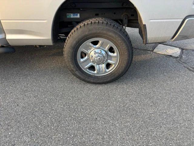 2017 RAM 2500 SLT Crew Cab 4x4 64 Box