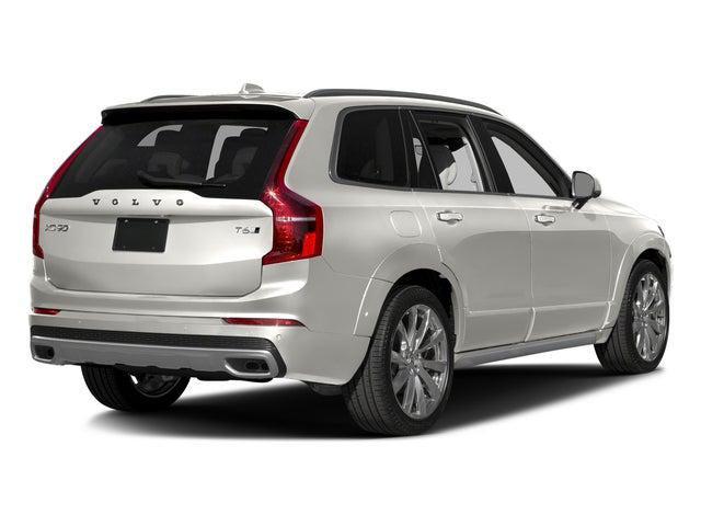 2016 Volvo XC90 T6 Momentum