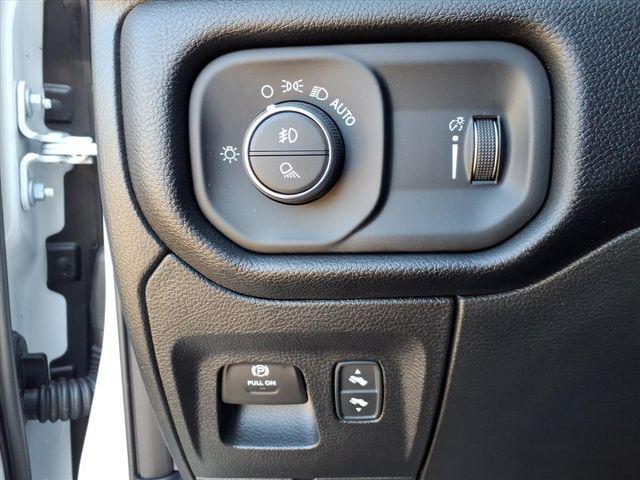 2026 Ram 1500 Lone Star Crew Cab 4x4 5'7" Box