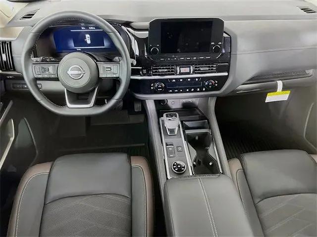 2025 Nissan Pathfinder Platinum 4WD