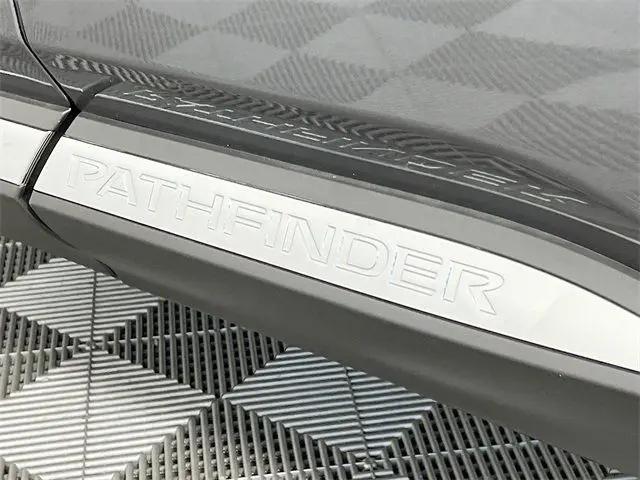 2025 Nissan Pathfinder Platinum 4WD