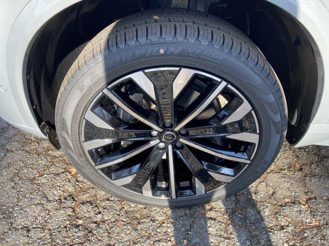 2026 Volvo XC90 Ultra, B6 AWD Gas (mild hybrid), Gasoline, Bright, 7 Seats