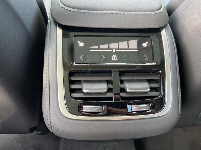 2026 Volvo XC90 Ultra, B6 AWD Gas (mild hybrid), Gasoline, Bright, 7 Seats