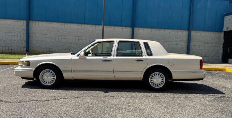 1996 Lincoln Town Car Cartier