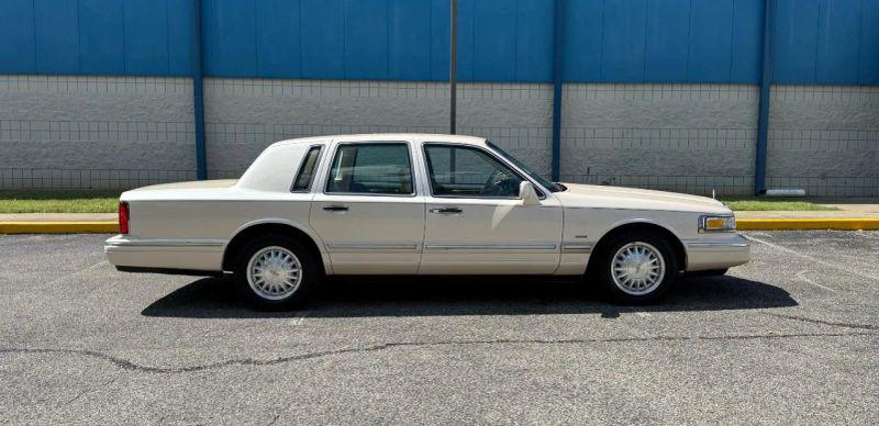1996 Lincoln Town Car Cartier