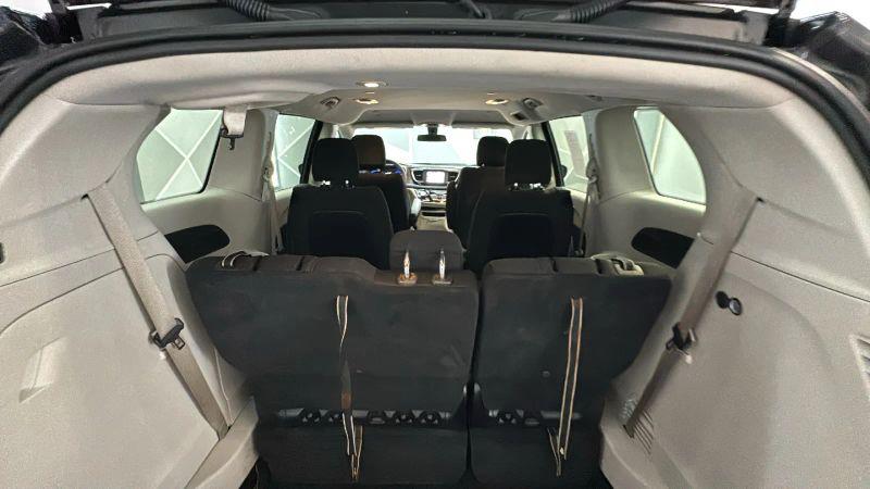 2022 Chrysler Voyager LX