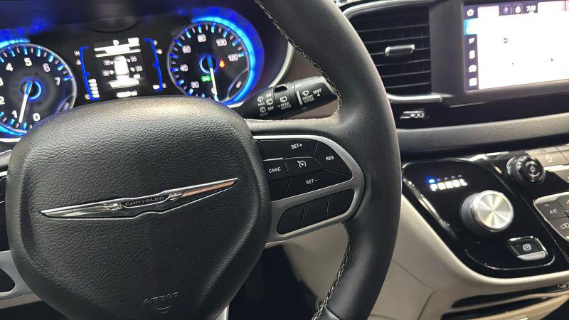 2022 Chrysler Voyager LX