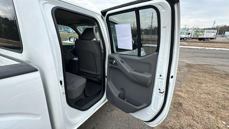 2021 Nissan Frontier Crew Cab SV 4x2