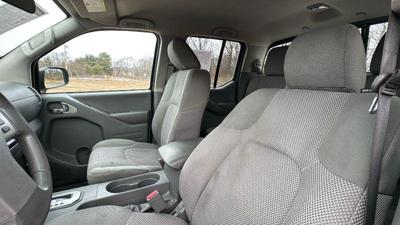 2021 Nissan Frontier Crew Cab SV 4x2