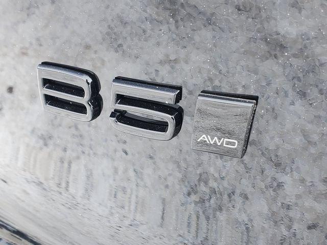 2026 Volvo XC40 Black Edition Ultra, B5 AWD Gas (mild hybrid)