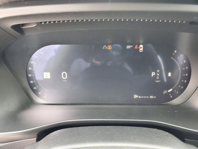 2026 Volvo XC40 Black Edition Ultra, B5 AWD Gas (mild hybrid)
