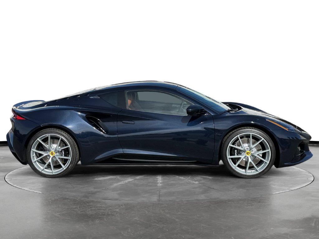 2026 Lotus Emira - Photo 7