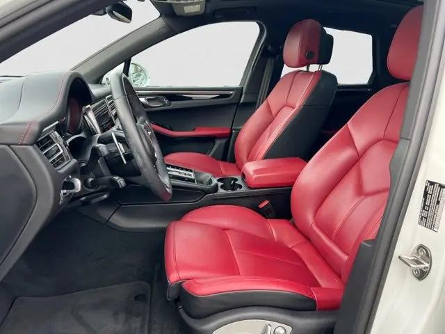 2022 Porsche Macan Macan
