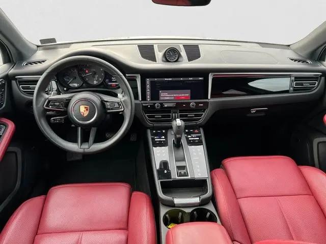2022 Porsche Macan Macan