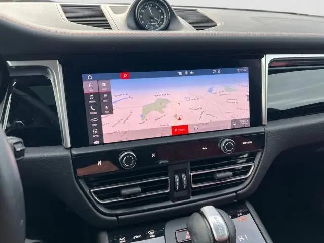 2022 Porsche Macan Macan