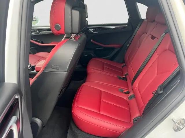 2022 Porsche Macan Macan