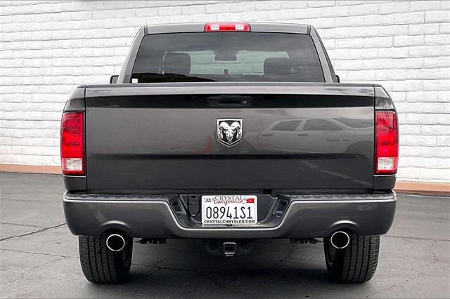 2017 RAM 1500 Express Crew Cab 4x2 57 Box